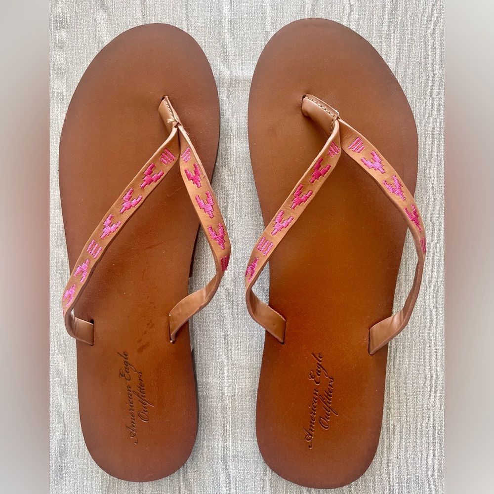 American Eagle Outfitters Woman’s size 11 Leather upper flip flops NWT